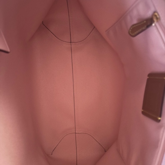 City Tote Bag In Signature Canvas - Picture 7 of 14